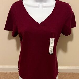 NWT Kohl’s Sonoma Burgundy Everyday Short Sleeve V-Neck Tee in PS